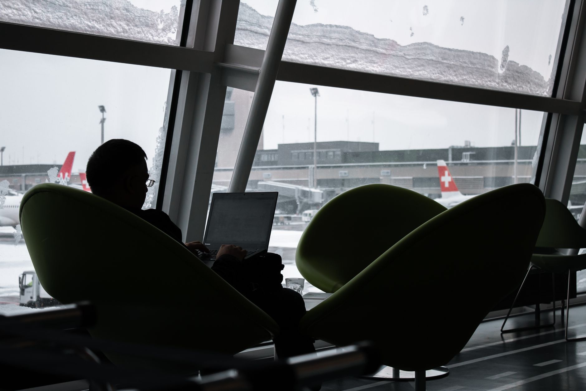 Corporate Travel Management: How Agencies Win B2B Contracts